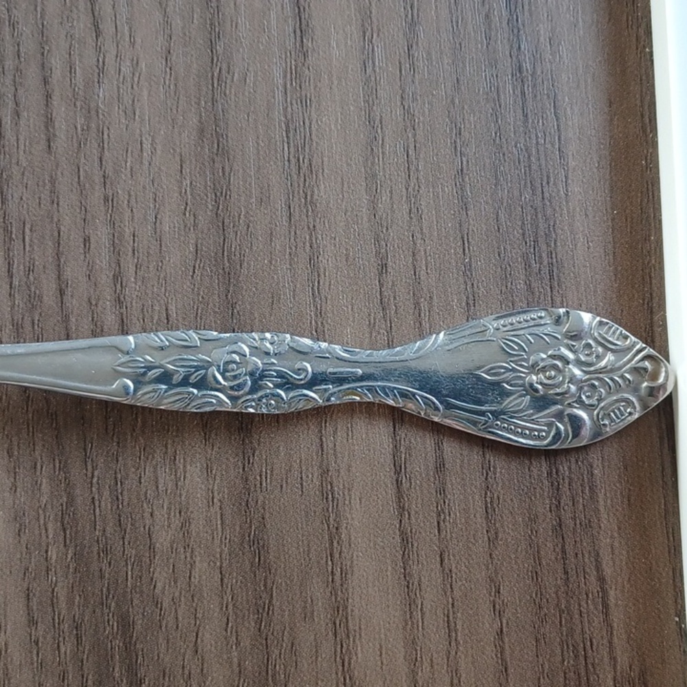 Oneida Table Spoon - Picture 2 of 3